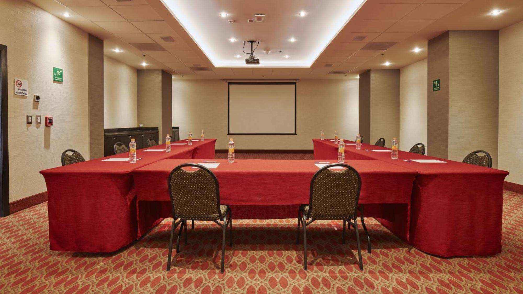 Holiday Inn Express & Suites Chihuahua Juventud By Ihg Екстер'єр фото