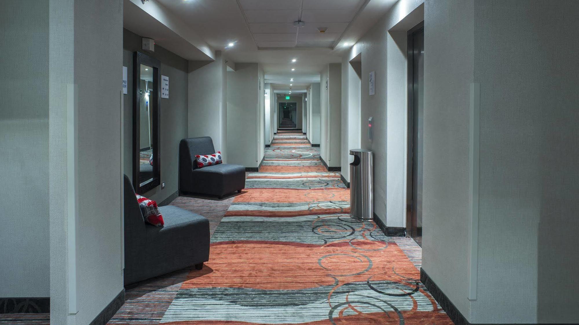 Holiday Inn Express & Suites Chihuahua Juventud By Ihg Екстер'єр фото