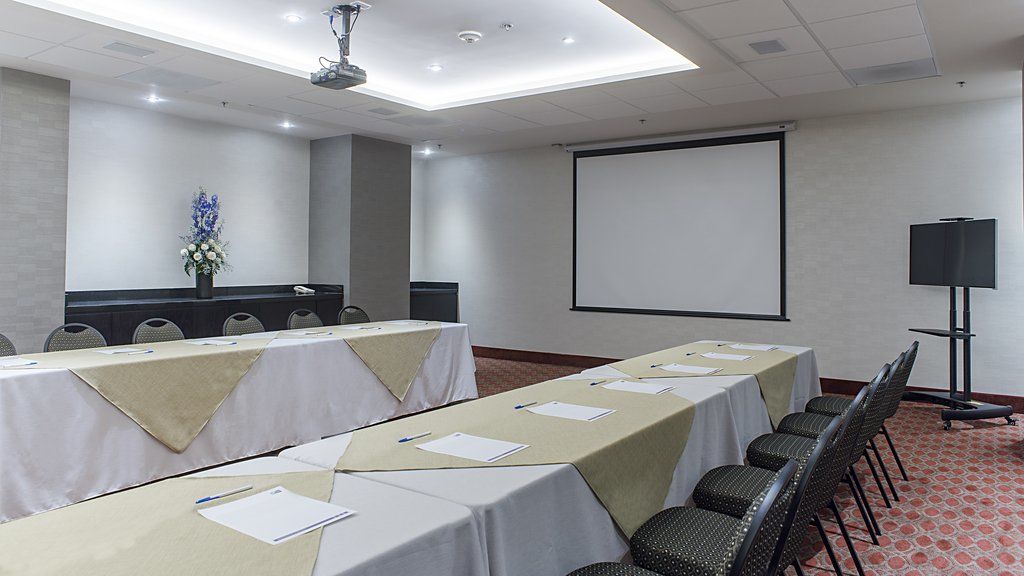 Holiday Inn Express & Suites Chihuahua Juventud By Ihg Екстер'єр фото